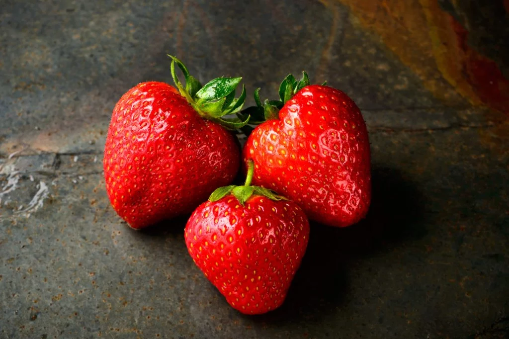 Strawberry Allergy Guide to Symptoms, Cross-Reactive Foods, Testing, &amp; Prevention