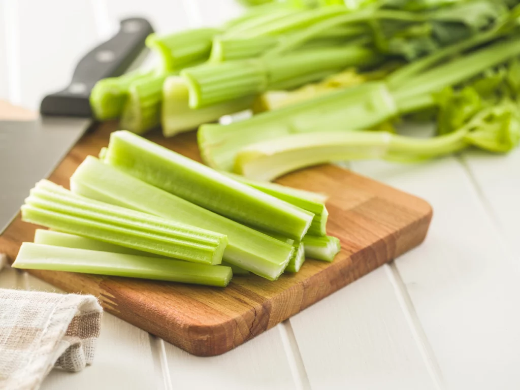 Celery Allergy: Identifying Symptoms, Triggers and Treatments