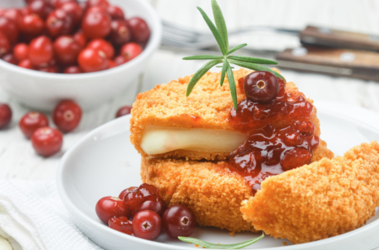Festive Brie and Cranberry Sauce