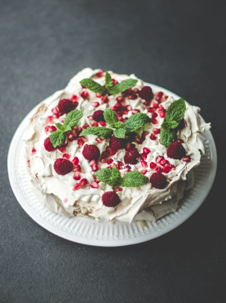 New study reveals fruit pavlova as UK&#8217;s favourite bake for 2022